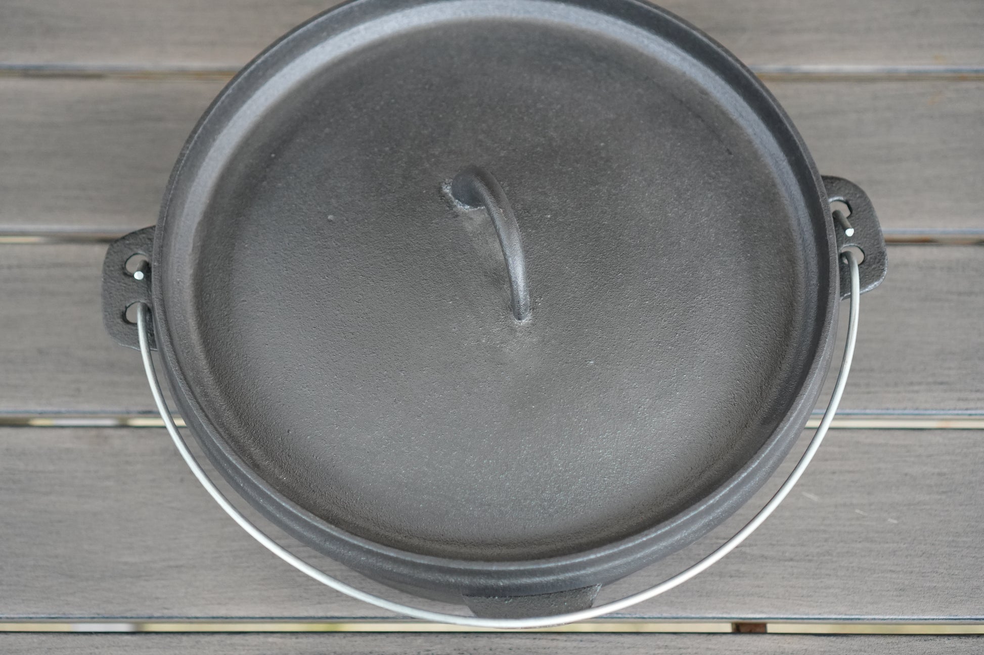 12 inch cast iron Dutch oven seasoned interior