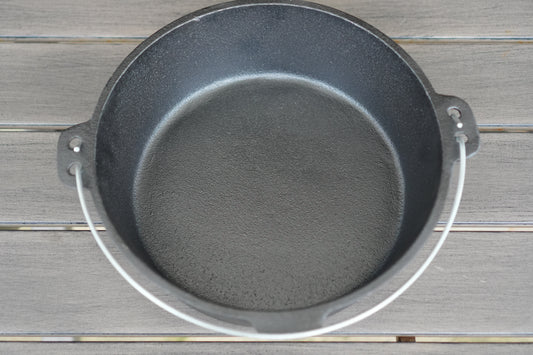 12 inch cast iron Dutch oven lid detail close-up