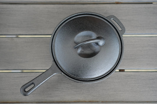 7.5 inch cast iron sauce pan lid detail close-up