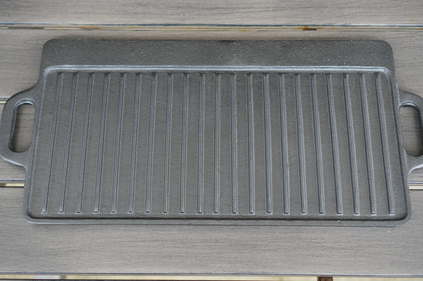 16x9 inch cast iron griddle product flat lay